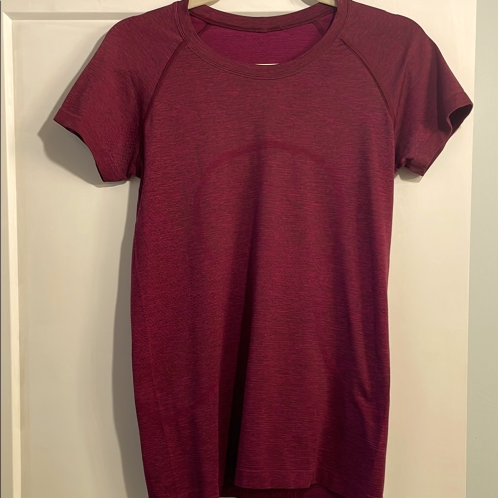 Lululemon Active Tee Size Small SS Crew Neck “Breathe Repeat” Berry Color